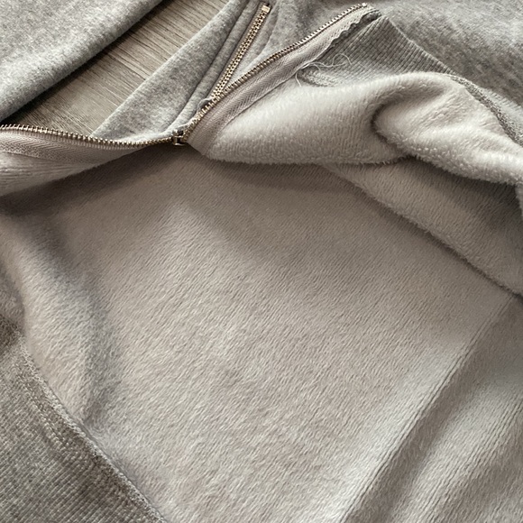UGG Heather gray sweatshirt/plush inside - Picture 4 of 5